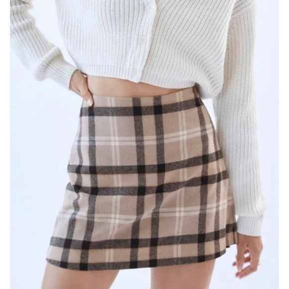 Aritzia Classic Mini Skirt - Picture 1 of 5